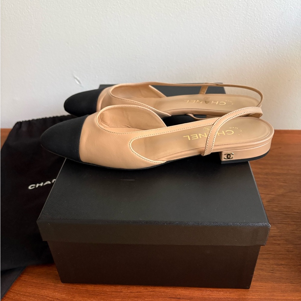 CHANEL Beige and Black Slingback Flats - Picture 8 of 10